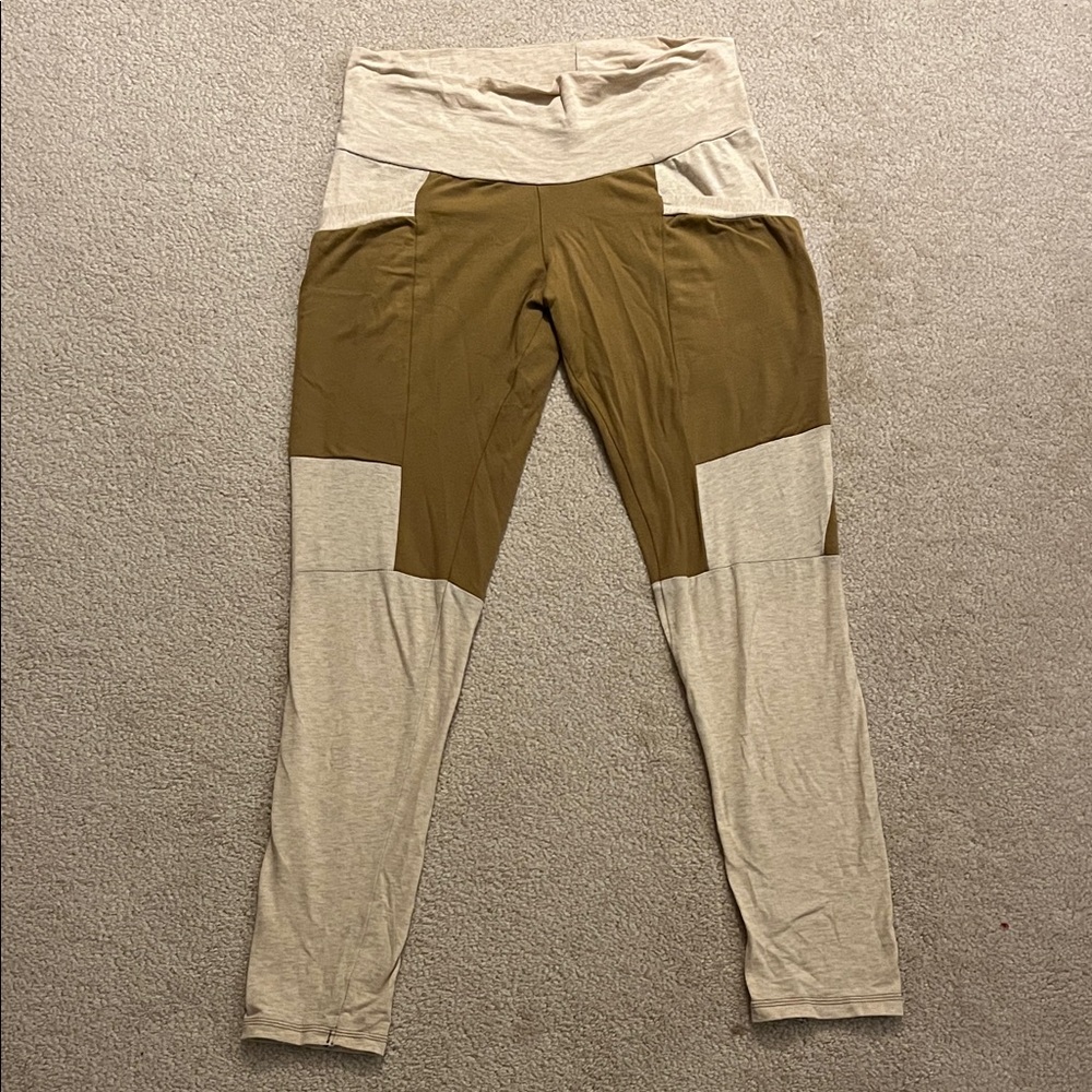 Stylish Two-Tone Leggings - Cream and Brown